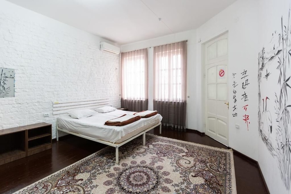 Light Hostel