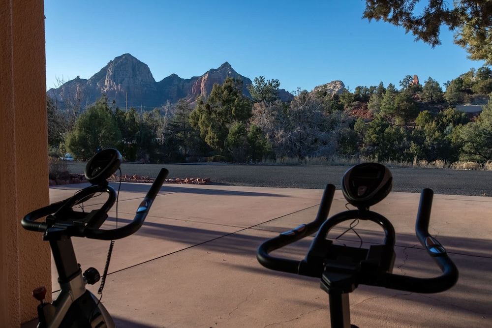 5 Bed 3 Bath Uptown Sedona-game Room-sauna-cold Plunge-jacuzzi-gym