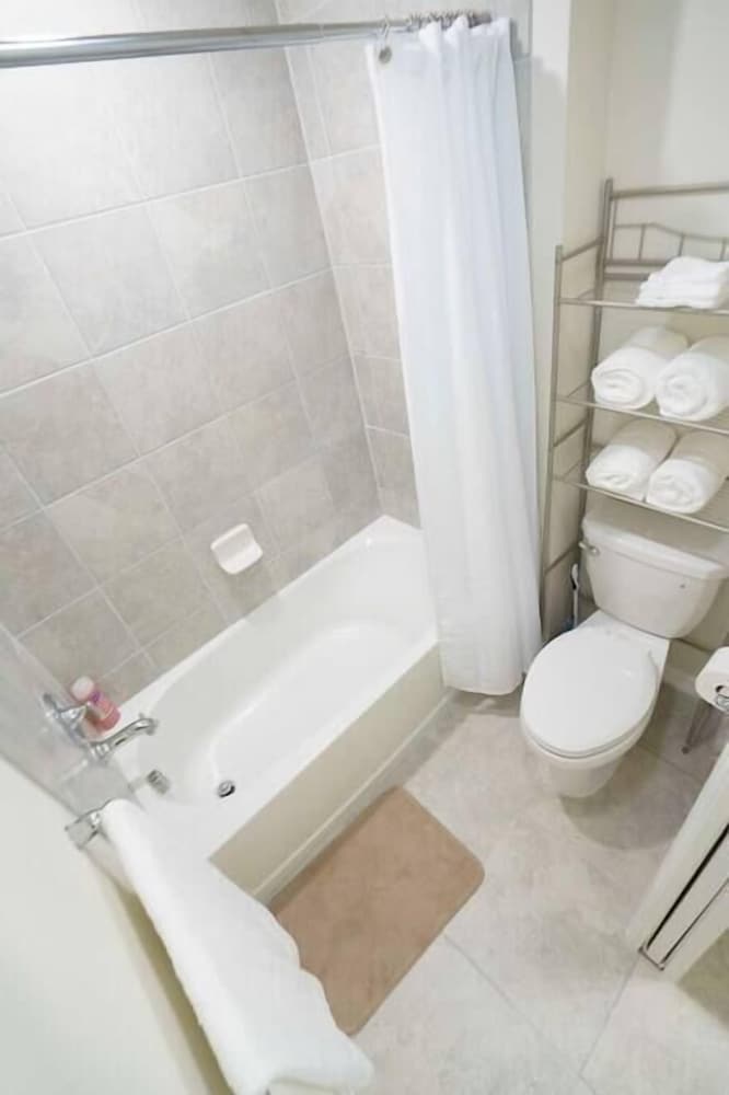 Fabulous 5 BR With Pool Solterra Resort