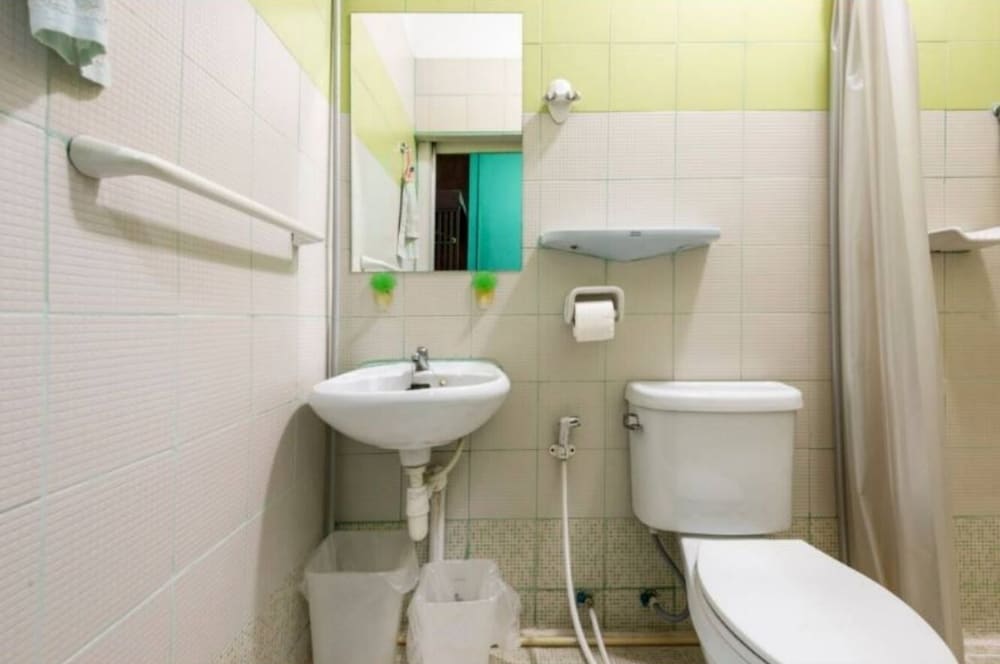 1137 Hostel