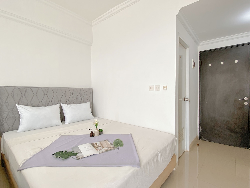 Cozy And Good Studio Room At Park View Condominium Apartment