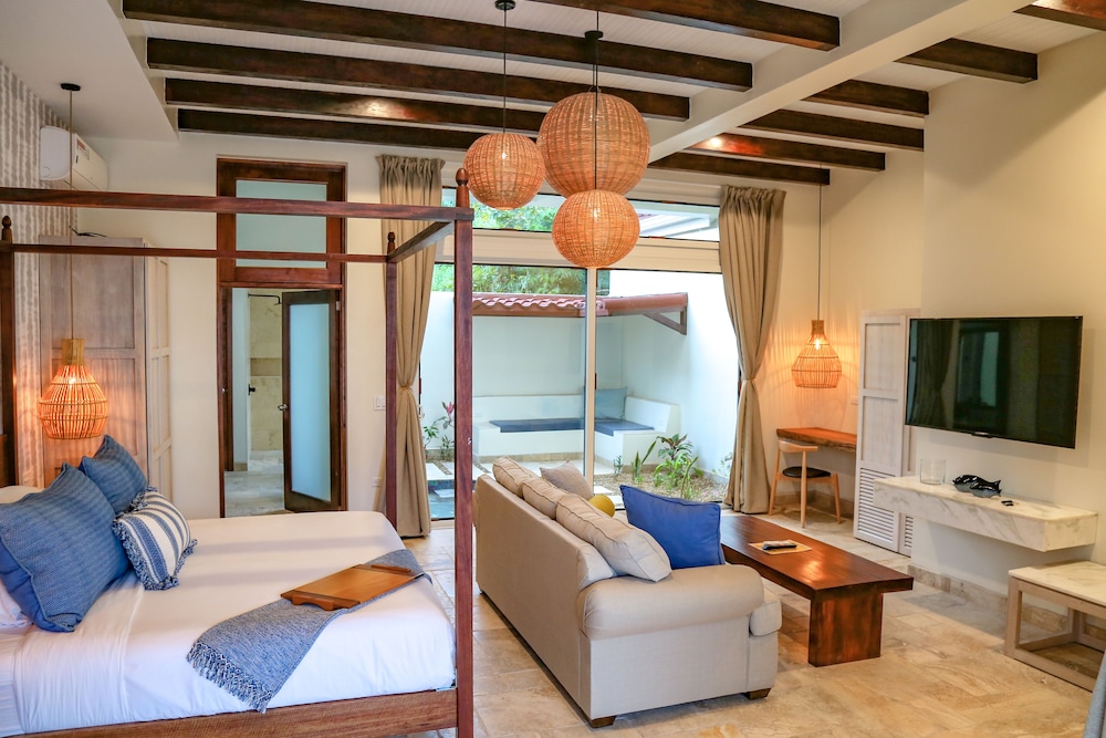 The Lodge at Jaguar Reef