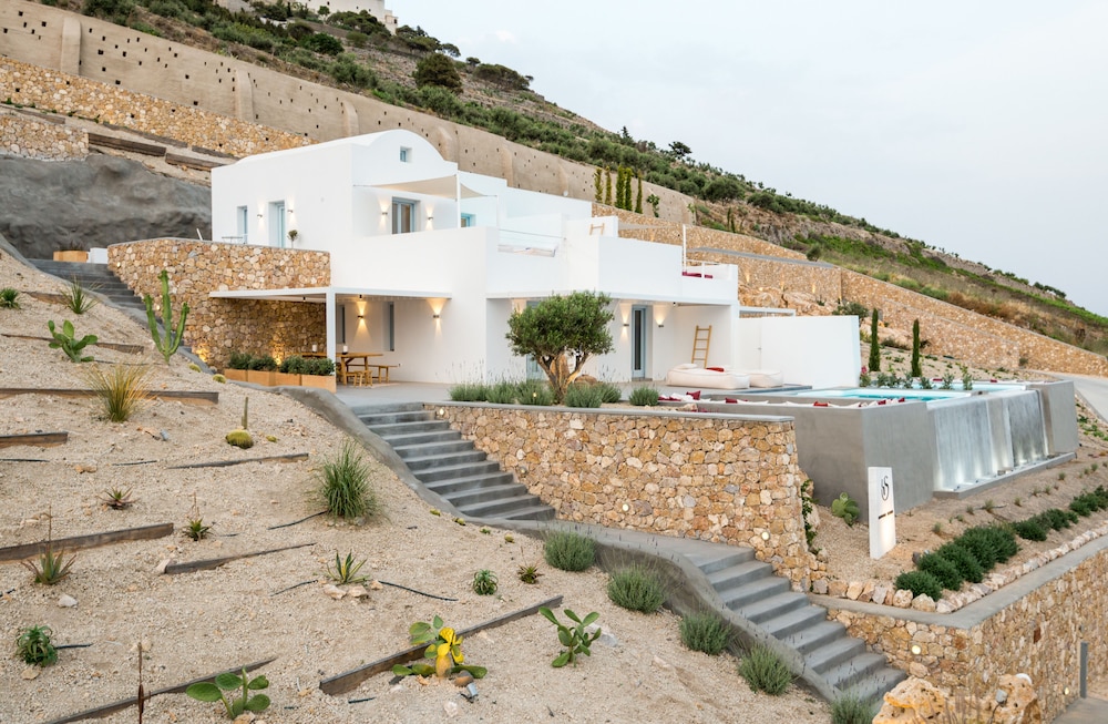Santorini Heights