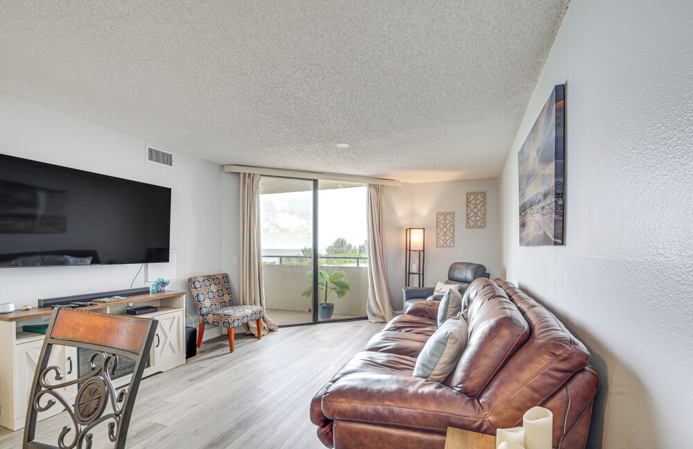 Gulf-view Condo in Hudson: Perfect for Snowbirds!