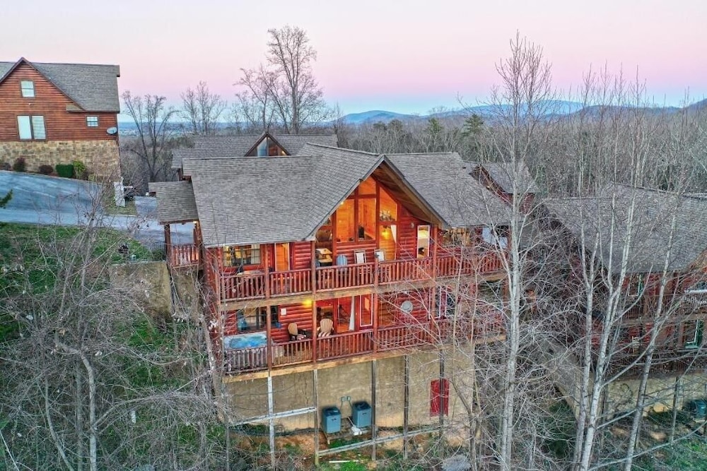 All Ya Need 4 Bedroom Cabin
