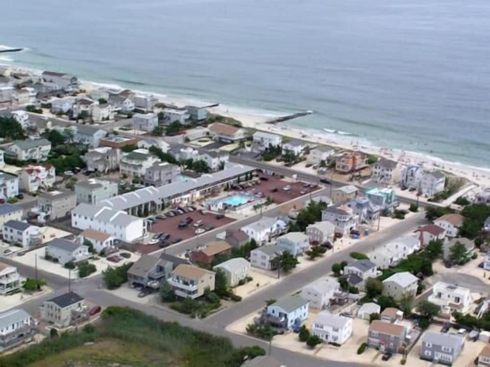 Sea Spray Motel