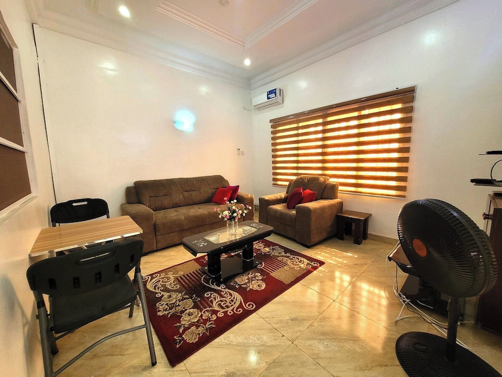 ROSSY'S APARTMENTS