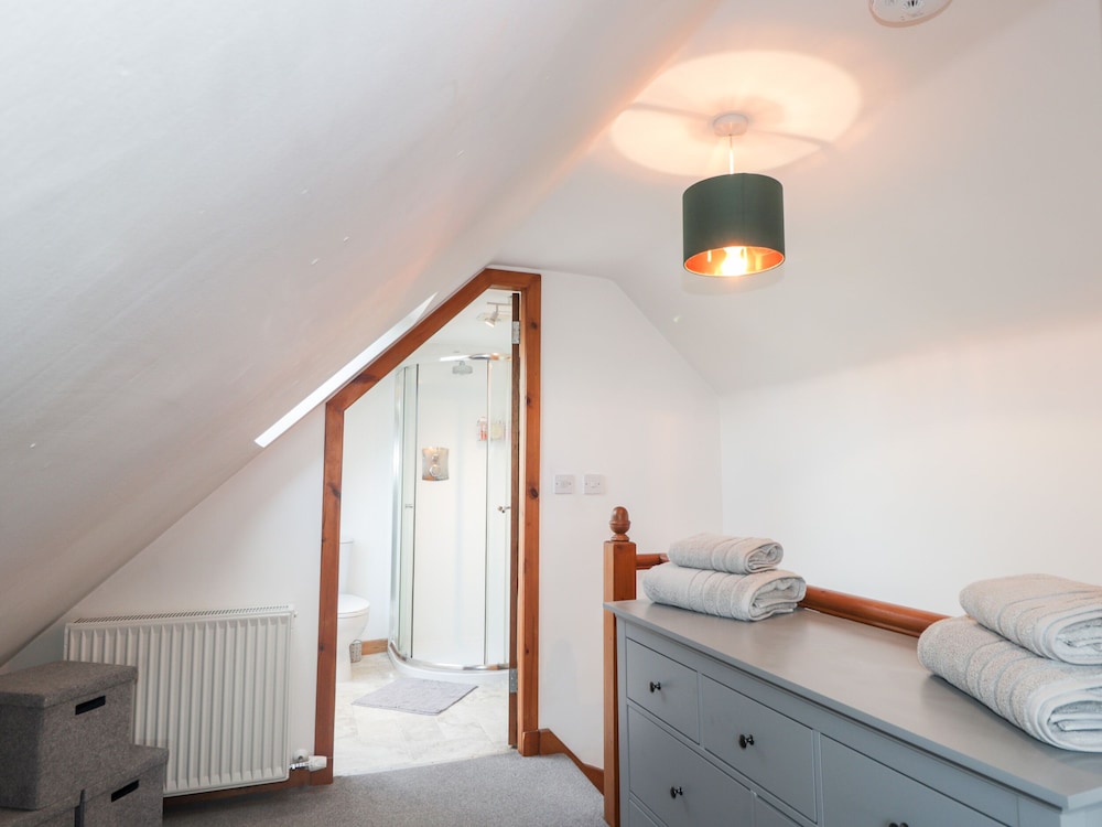 2 Seafield Place