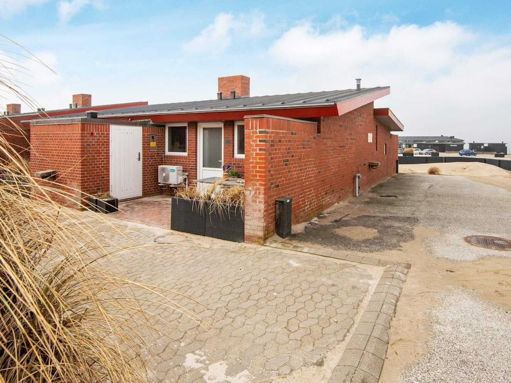 5 Person Holiday Home in Henne-by Traum