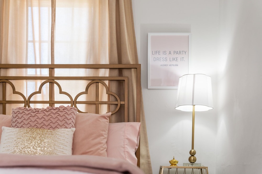 The Pink & Old Clarksville House
