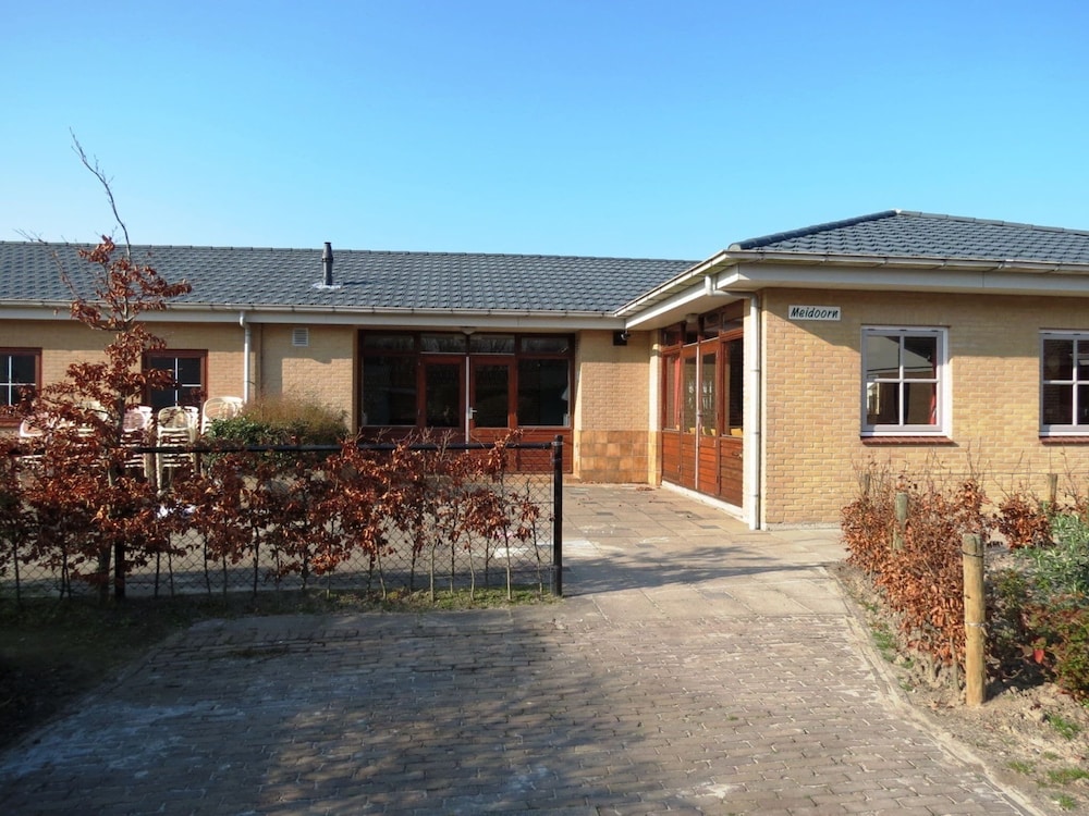 Photo 16