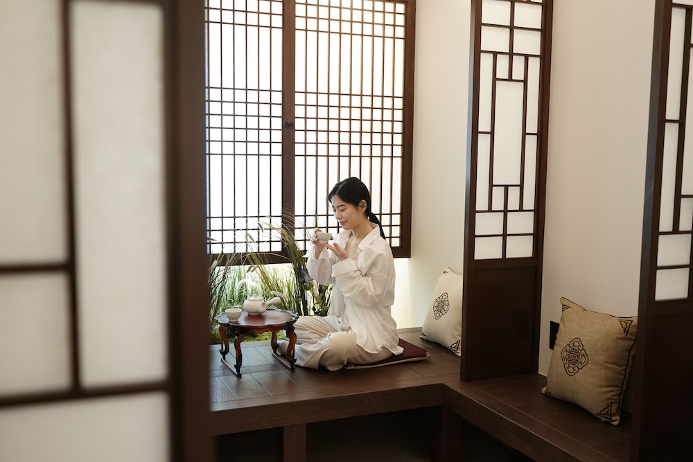 D.A.L Premium Capsule Hotel