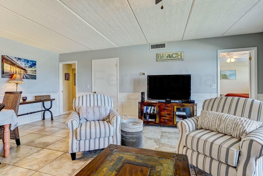 Fernandina Beach Vacations - Enchanting Ground Unit Condo Few Steps Away from the Ocean Side by RedAwning - Property Image 16