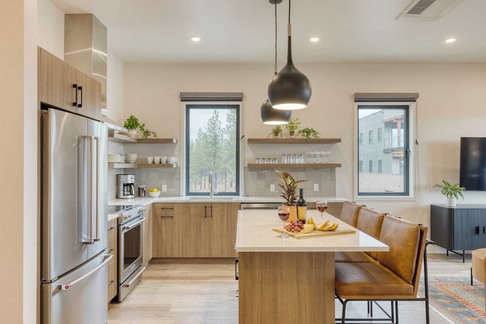1115 Aerie Buyout 2 Units, Near Downtown Hot Tub + Mountain View