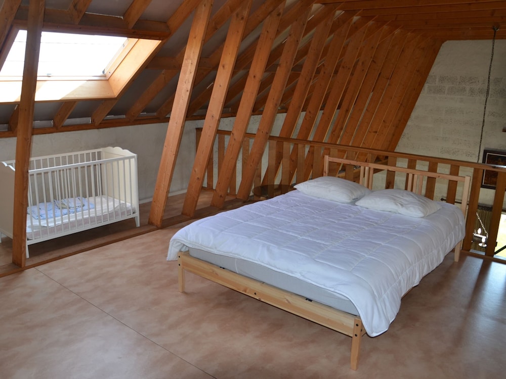Holiday Home in Peaceful Setting and Large Garden view 4