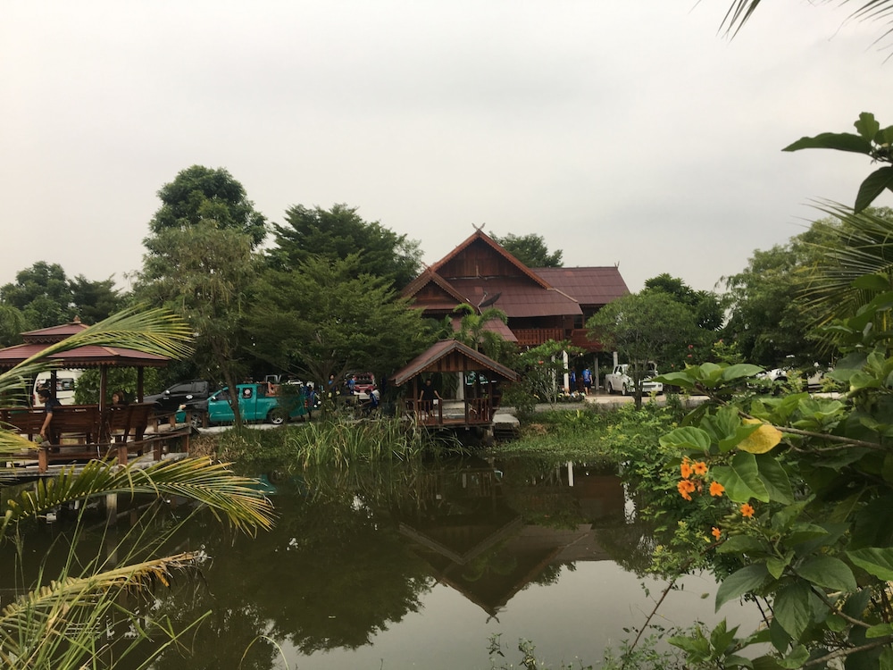 Baan Suan View Dee Homestay
