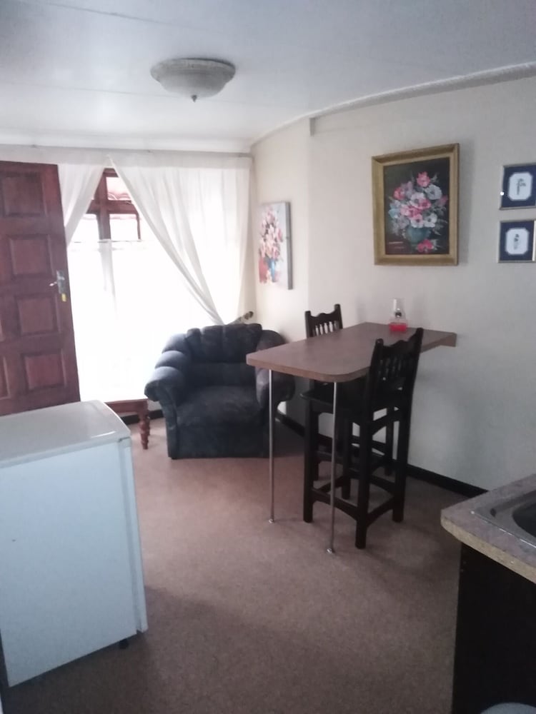 Khokha Moya Guesthouse
