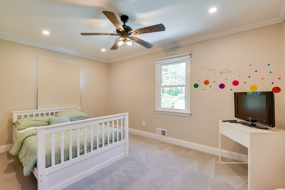 Rockville Home: Patio Oasis, Fireplace, Near DC! - Property Image 20