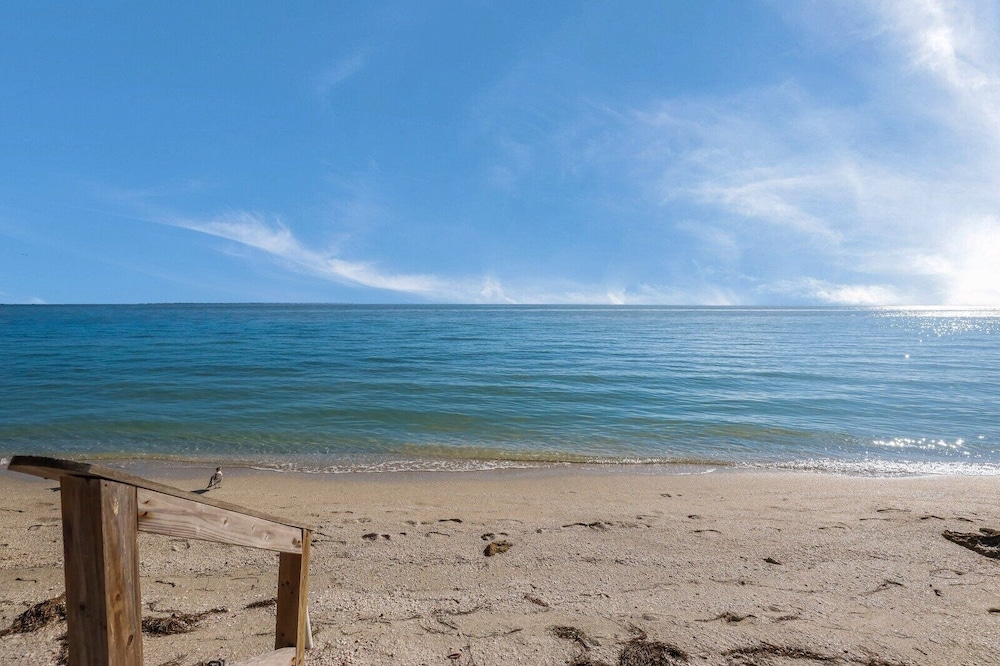 Dolphins Run 3 Bedroom Home by RedAwning view 4