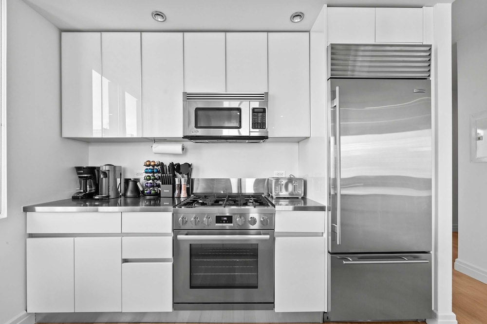 Forte Select Xxii by Rove 2BR Midtown West Apt