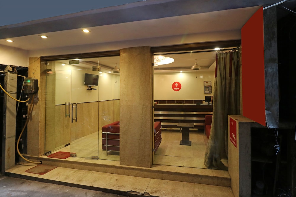 OYO 5494 Hotel Odeon Continental