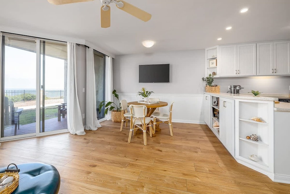 Ocean Facing Condo in Solana