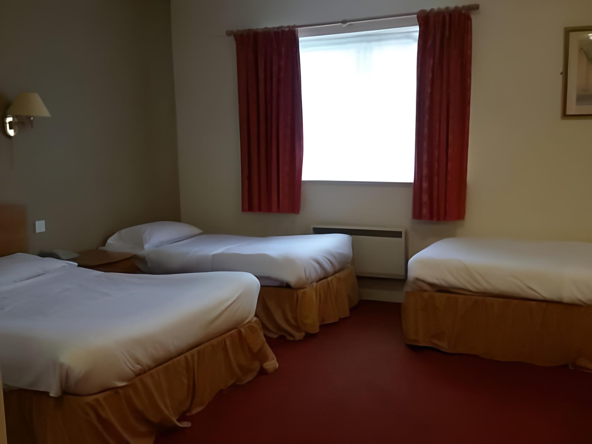 Kilkee Bay Hotel view 3