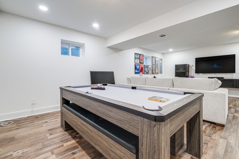 Upscale Family Retreat Near DC & Georgetown!