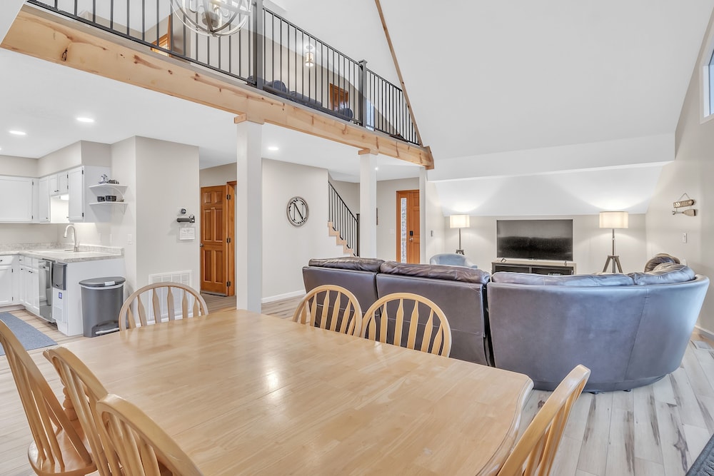 Deerfield Hideaway At Old Rocky 5 Bedroom Home