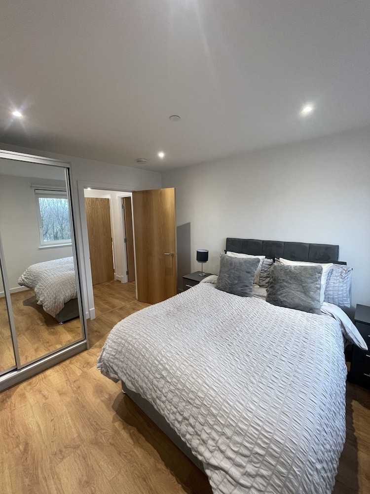 Spacious 2-bed Apartment in Whyteleafe view 5