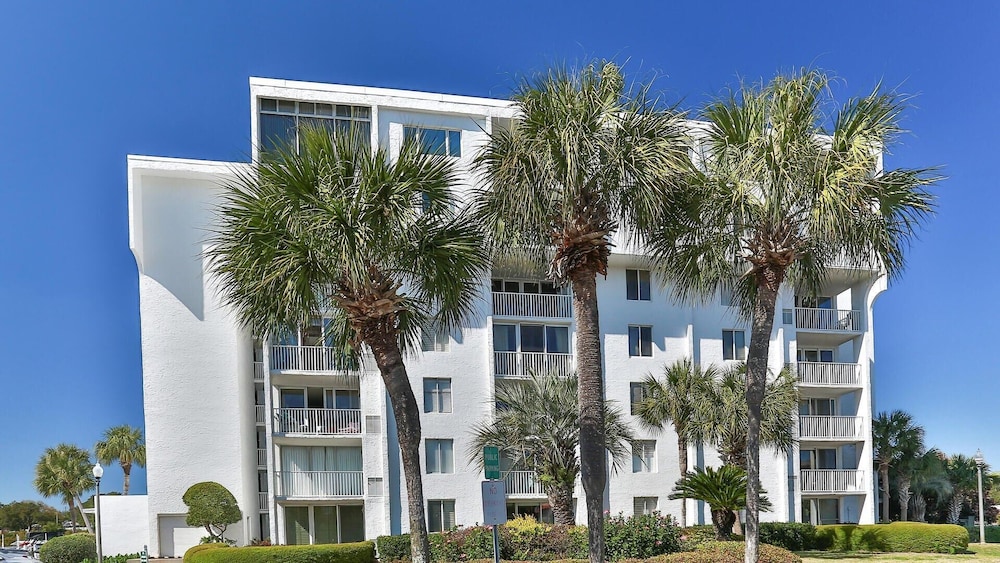 Dolphin Point 404b view 4