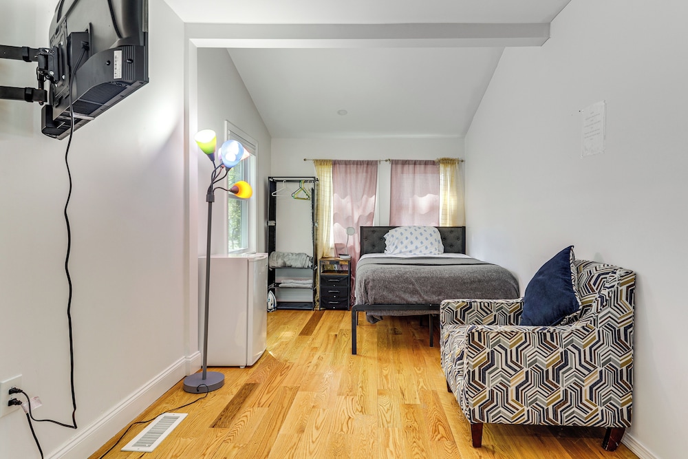 Pet-friendly Home w/ Spacious Yard in Avon!