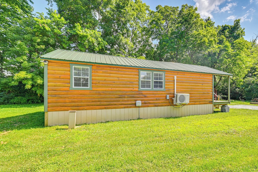 14 Mi to Kentucky Horse Park: Creekside Cabin