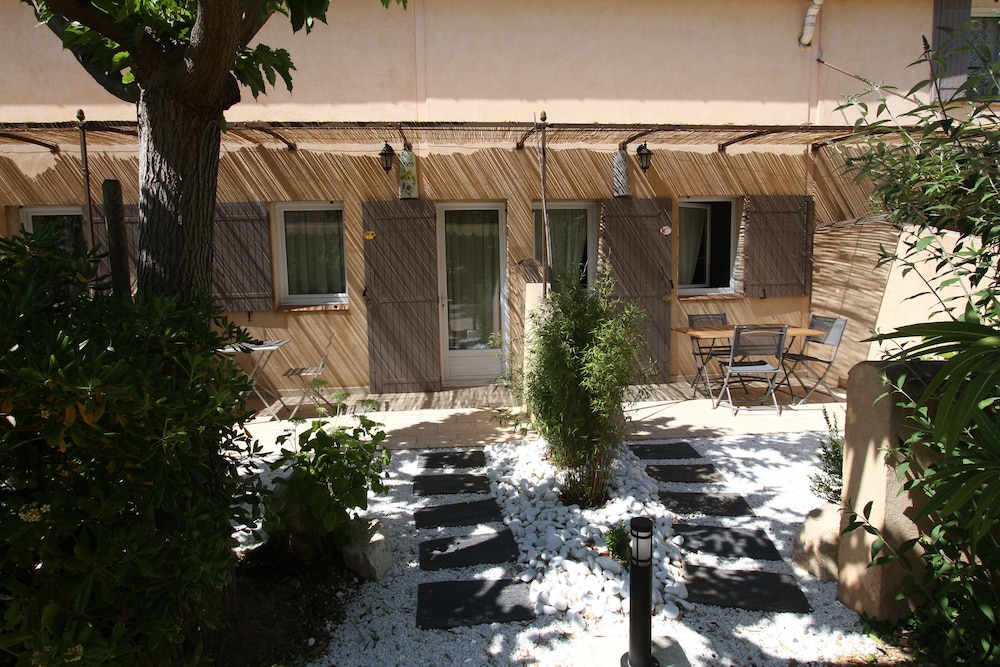 Le Clos de la Font - Chambres d'hôtes view 3
