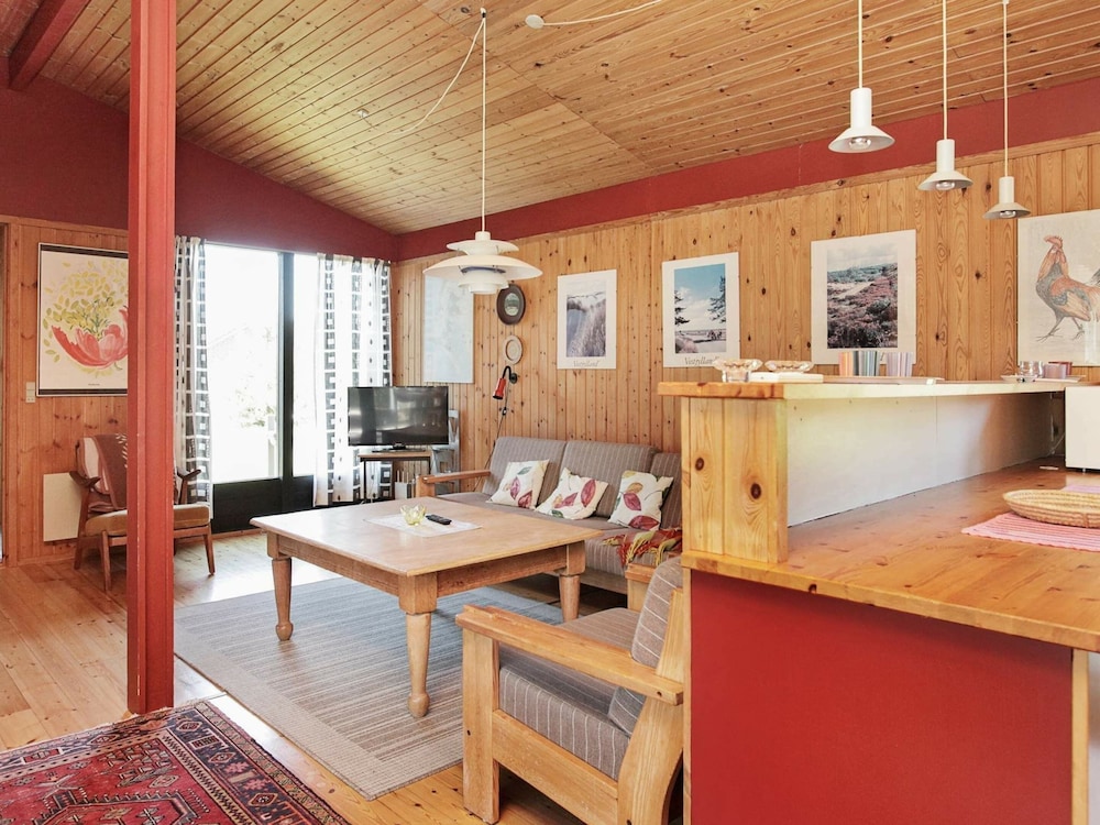 Charming Holiday Home in BlÃ¥vand with Hot Tub view 4