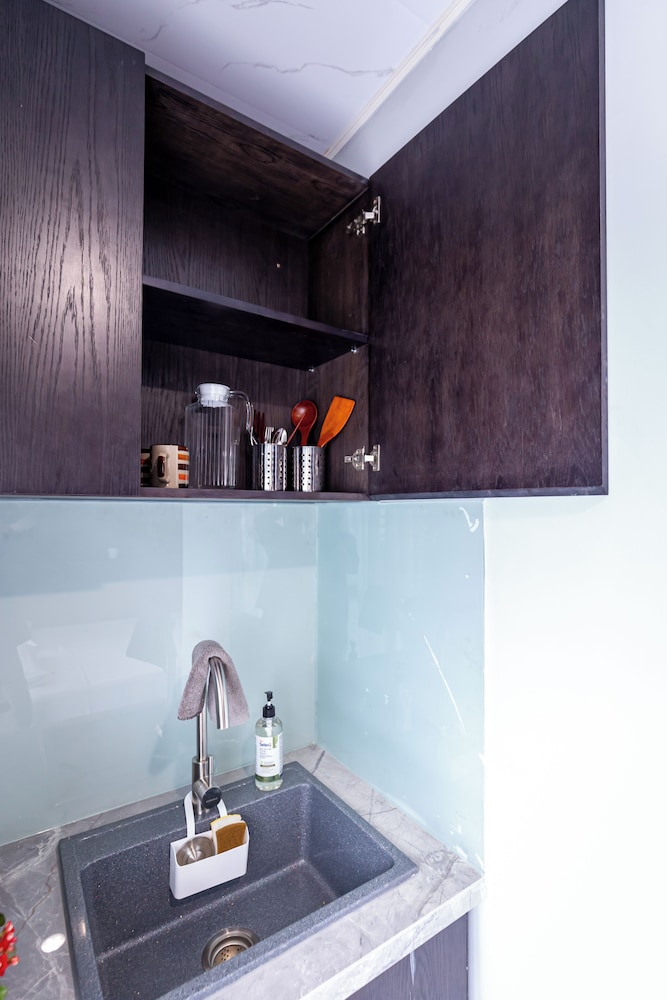 Awenasa by Livinginn