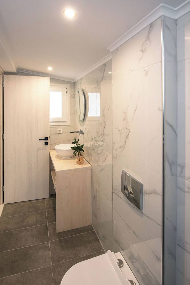 Gigi Star Luxury ApartVilla with Pool, Sea View
