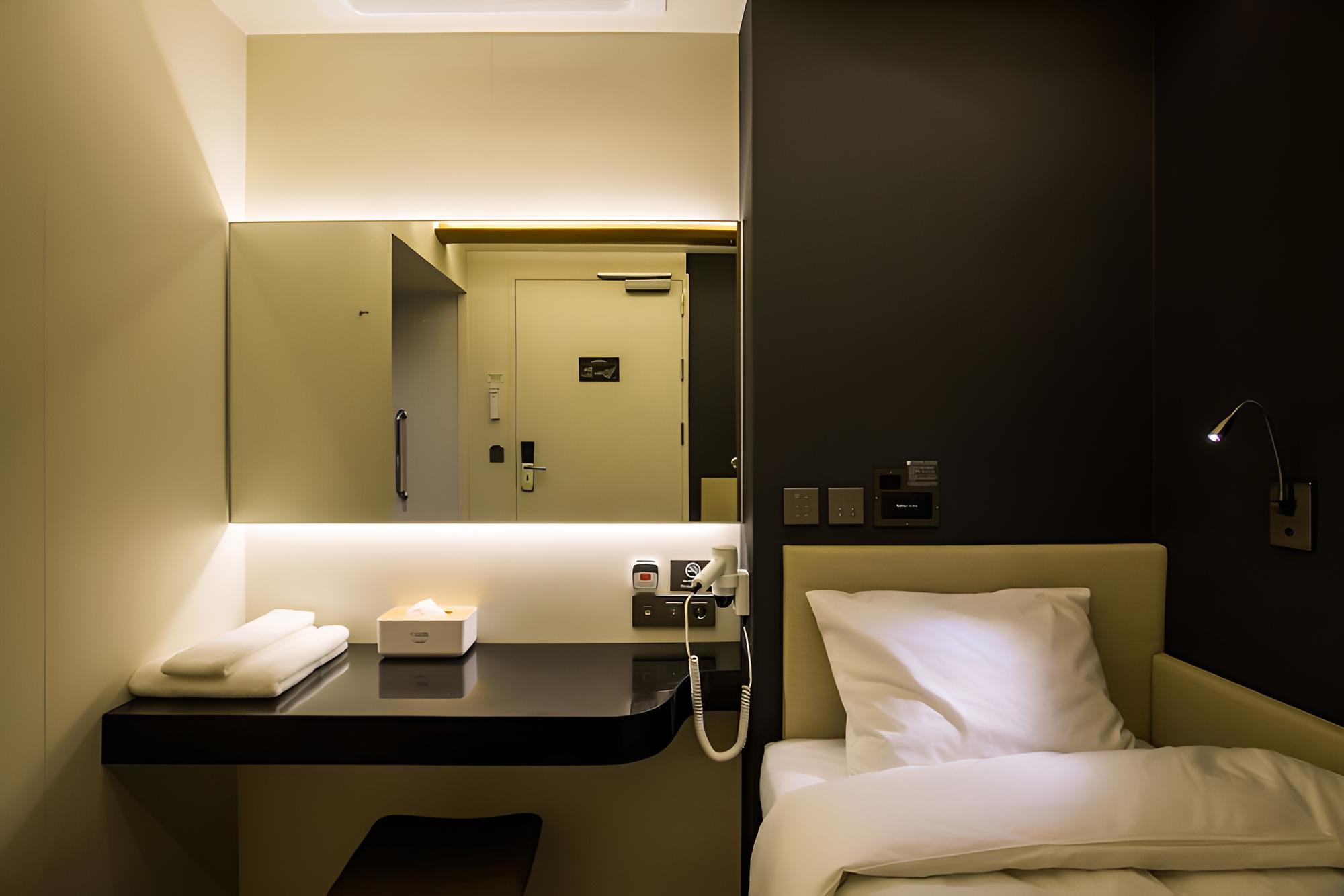 Capsule Hotel 'Darakhyu' T1