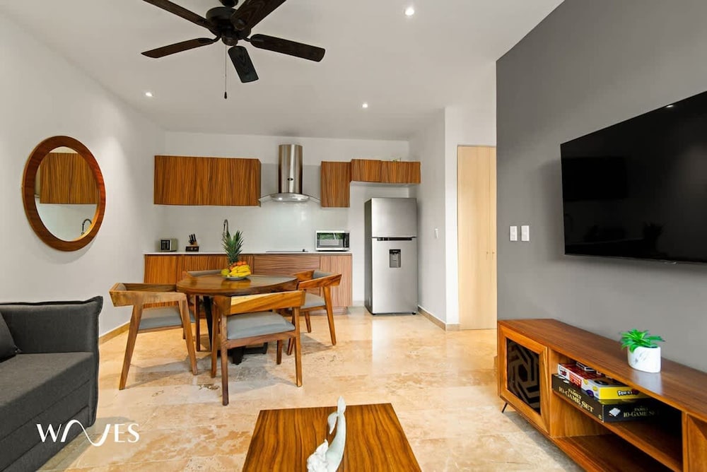 1 Br LX Amenities Prime Location