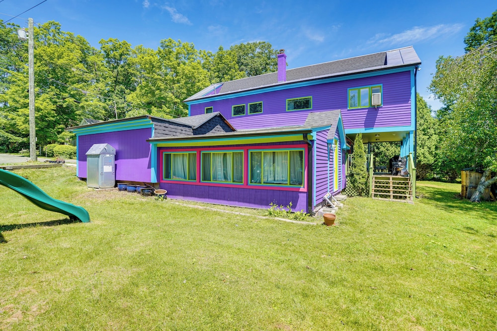 Family-friendly Richmond Cottage w/ Private Yard