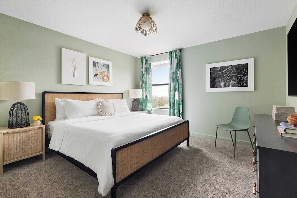 Sleeps 16! 8bdr Kid Haven w/ Pool & Arcade Orlando Resort Retreat by Avantstay