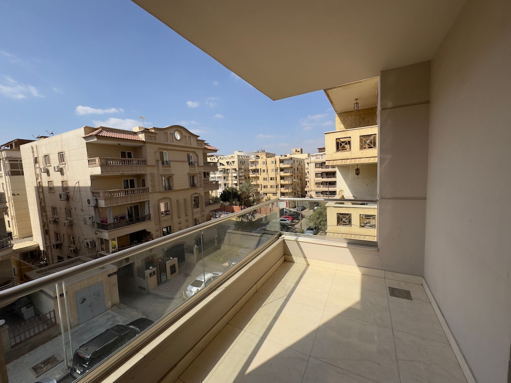 CK 1108 Spacious 2BR Apt 2BA Near Airport