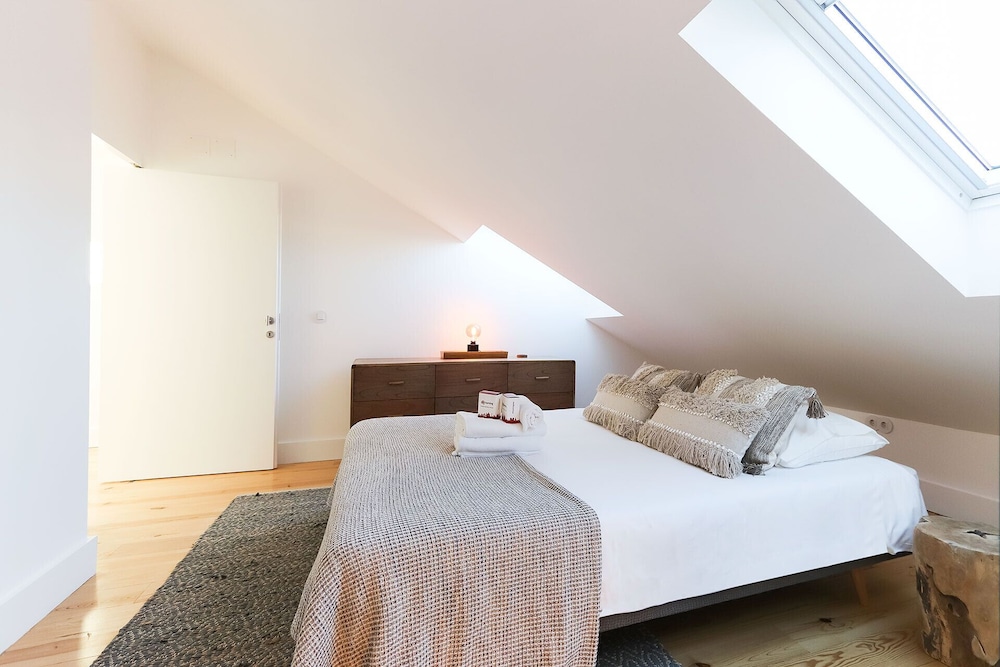 Marques De Pombal Duplex With Terrace By Homing view 5