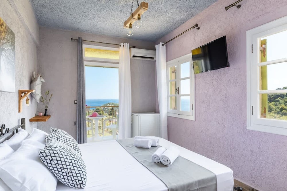 Persephone Seaview Room - Ariadne Skopelos Getaway