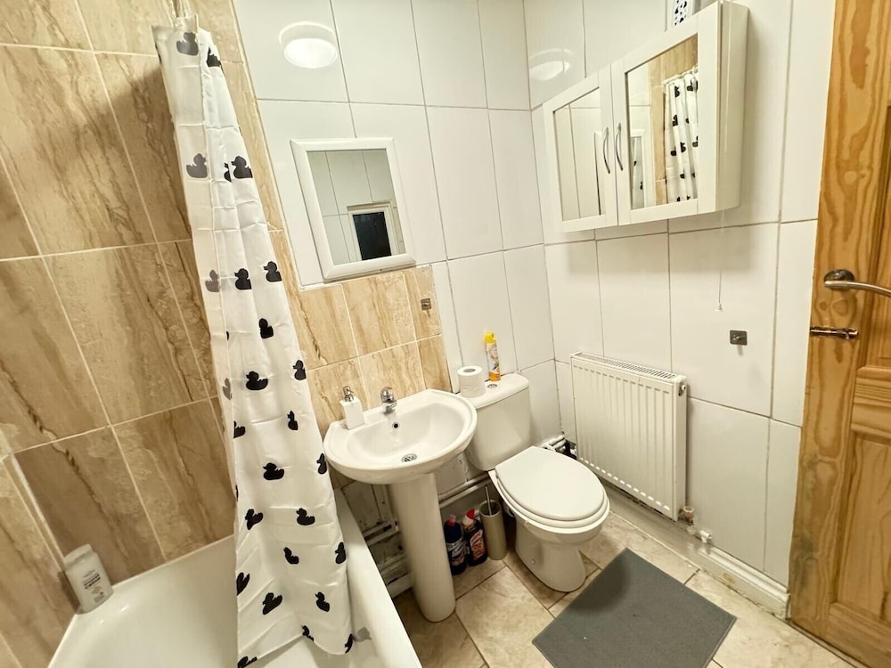South Croydon - Sleeps 4 - Garden - 85walkingscore