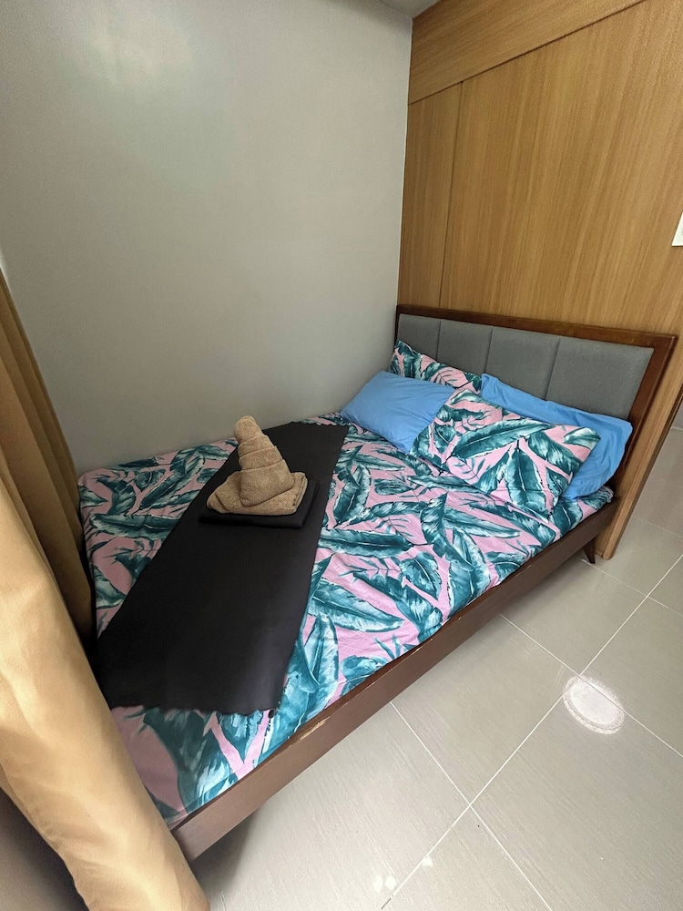 Vibrant Pasay City Apartment for Rent - Perfect Home Base Front of Mall of Asia