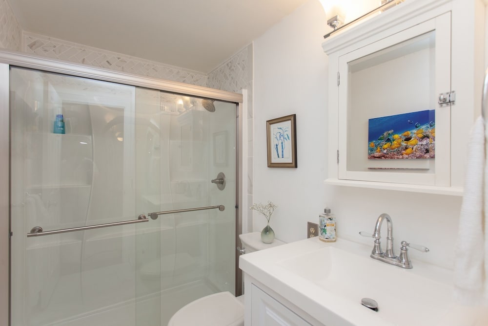 Maluhia Kahakai 2 Bedroom Condo by RedAwning view 2