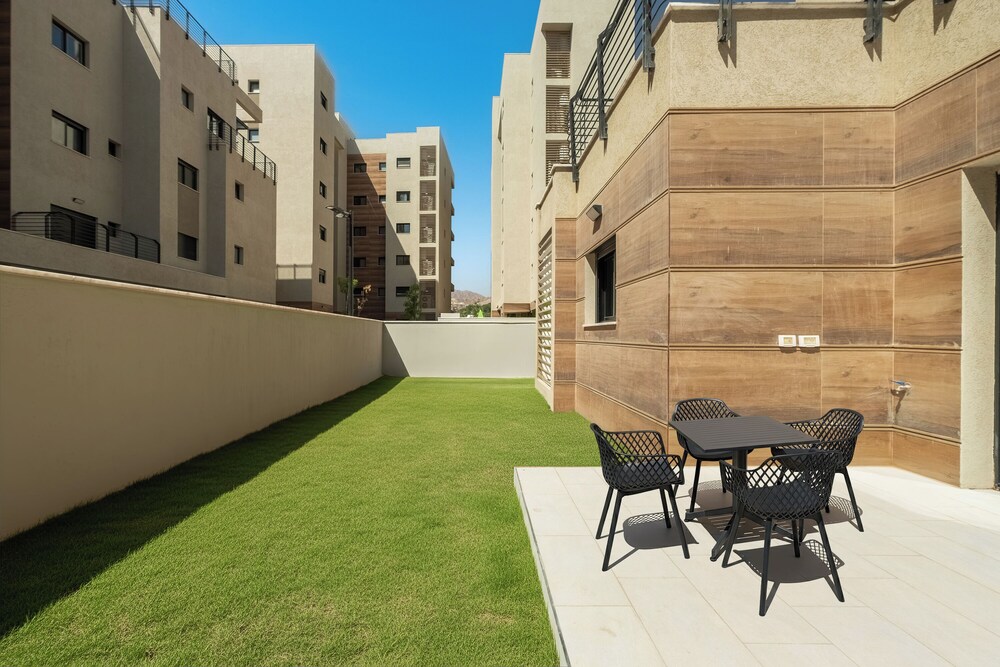 Eilat Sunny Modern Home by Sea N' Rent