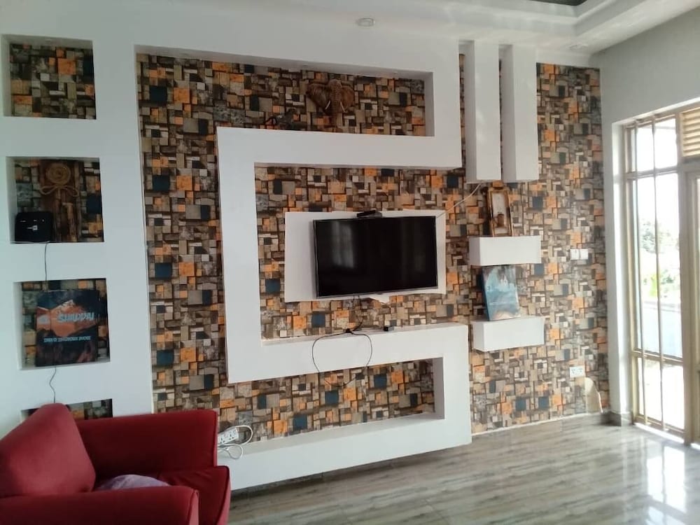 Queen Greenstars Apartment view 4
