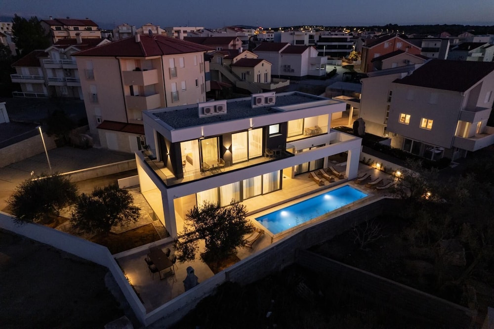 Villa Cataleya with private heated pool